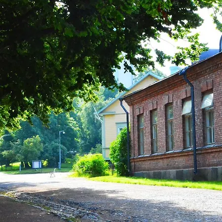 بيت شباب Suomenlinna *